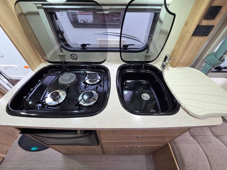 Elddis Xplore 304 2016 Lightweight & Compact 4 Berth Touring Caravan