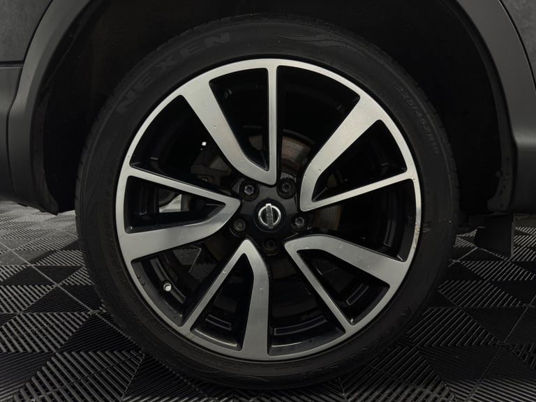 2015 Nissan Qashqai 1.2 DIG-T Tekna XTRON 2WD Euro 6 (s/s) 5dr HATCHBACK Petrol Automatic