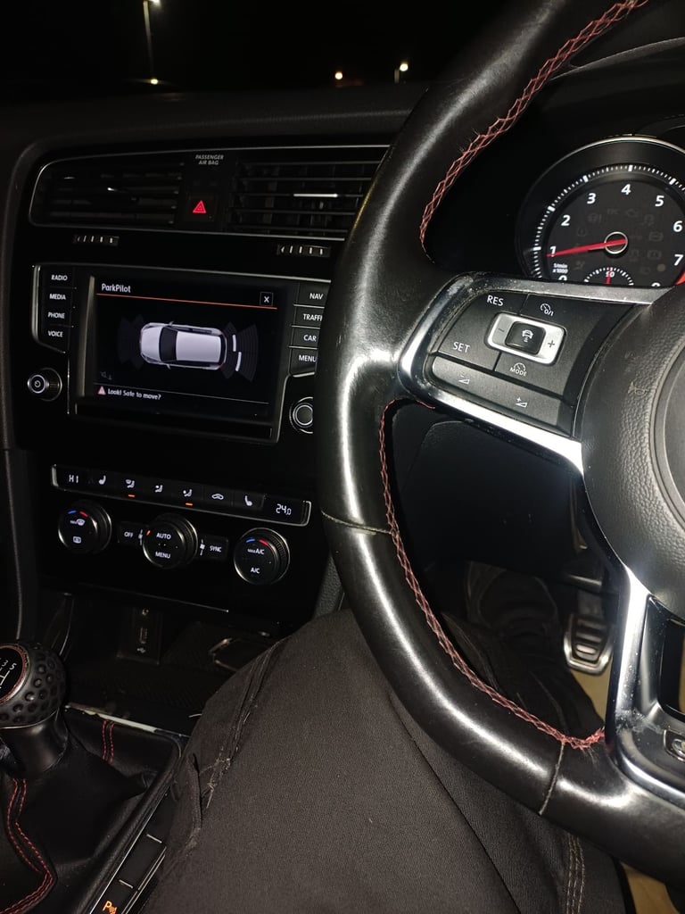 Volkswagen, GOLF, Hatchback, 2016, Manual, 1984 (cc), 5 doors