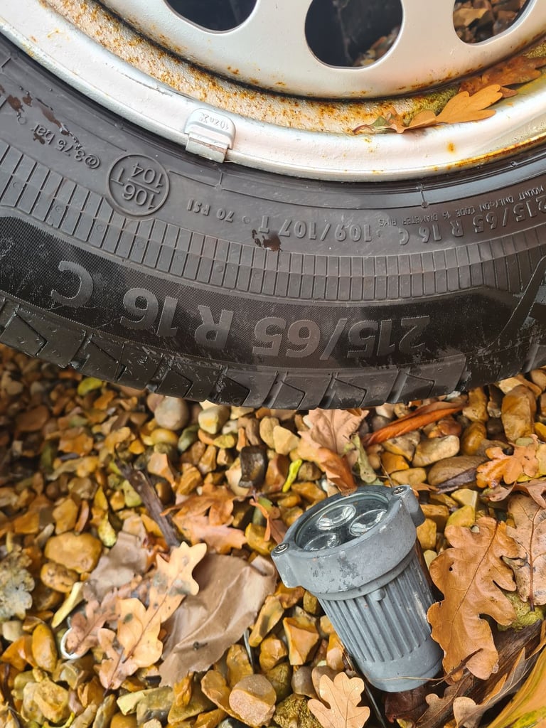 Vauxhall Vivaro wheels & tyres