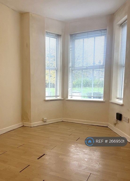 1 bedroom flat in Bellevue Terrace, Southampton, SO14 (1 bed) (#2669501)