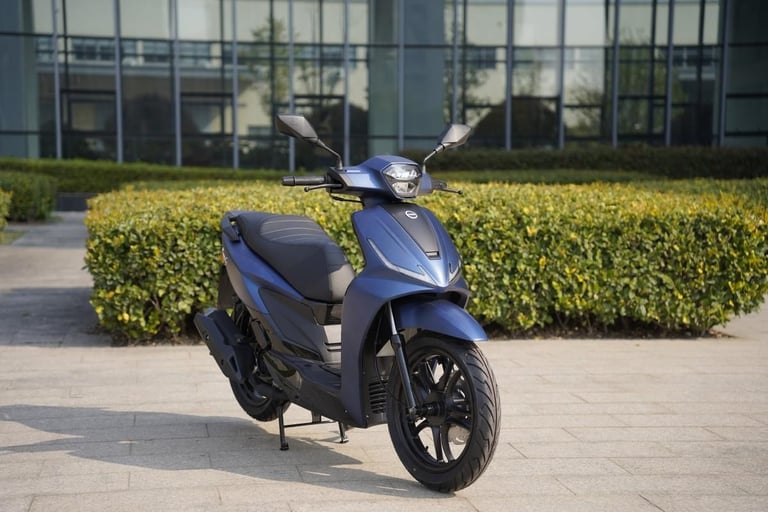 MGB CORAL 125cc Automatic Scooter Learner Legal City Commuter Excellent MPG