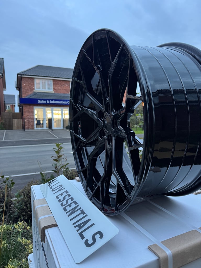 22” Riviera RF5 Alloy Wheels in Gloss Black - Ranger Rover Vogue Sport Defender Discovery