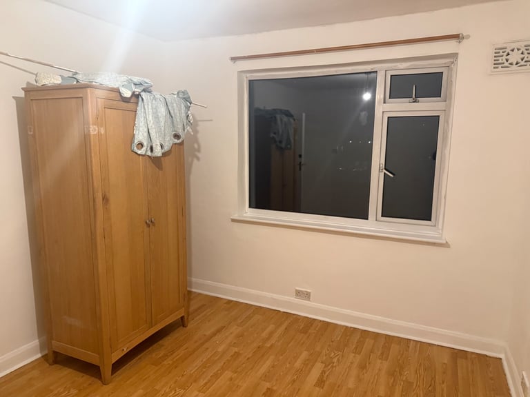2 Bedroom first Floor Maisonette (Flat) is available to rent in Hayes UB4 