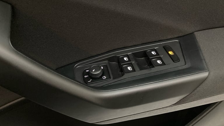 2022 Volkswagen T-Roc 1.0 TSI Life 5dr Petrol Hatchback Hatchback Petrol Manual