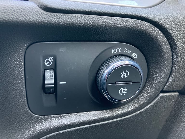 2022 Vauxhall Grandland 1.2 Turbo Ultimate 5dr Hatchback PETROL Manual