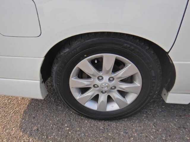 2004 Nissan Elgrand 3.5 X AUTOMATIC 4X4 * 8 SEATER RECLINING BUSINESS SEATS * ONLY 38000 MILES   ...