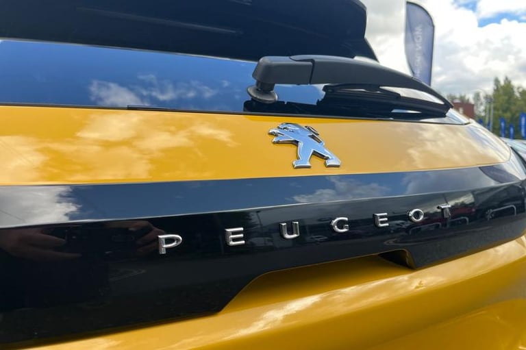 2023 Peugeot 208 1.2 PureTech 100 Allure Premium + 5dr HATCHBACK PETROL Manual