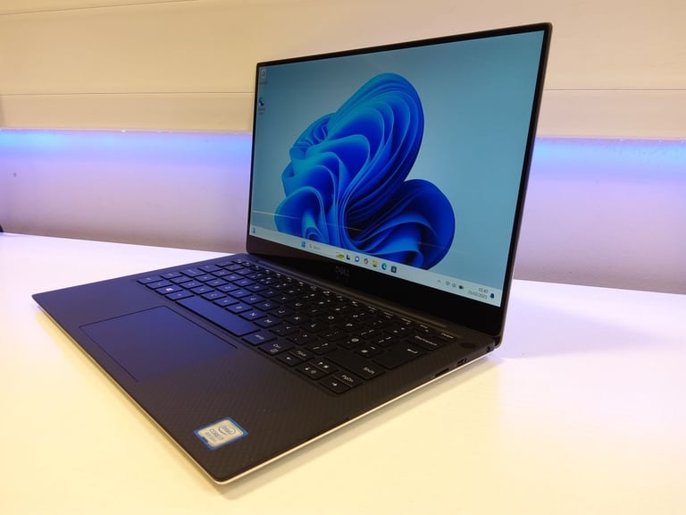 **DELL XPS 13 9380 - INTEL I7 8565U - 1TB SSD 16GB RAM - WINDOWS 11 - NEW BATTERY**