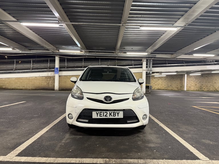 Toyota, AYGO, Hatchback, 2012, Manual, 998 (cc), 5 doors