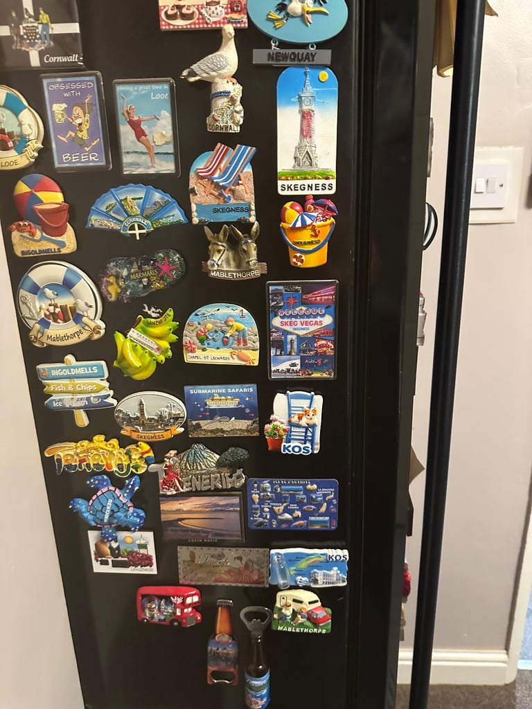 Lots of magnets good condition 