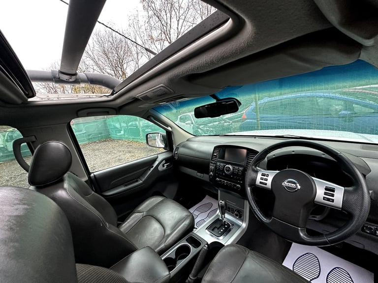 2013 Nissan Navara 3.0 dCi V6 Outlaw 4WD Diesel 4-Door Diesel