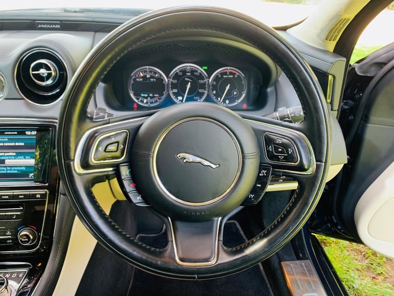 2014 Jaguar XJ 3.0d V6 Portfolio Auto Euro 5 (s/s) 4dr SALOON Diesel Automatic