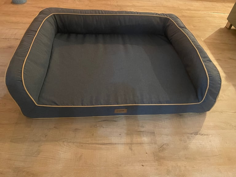Dog bed