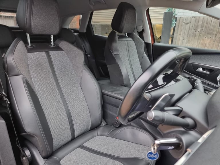 2017 Peugeot 3008 1.2 PureTech Allure SUV 5dr Petrol EAT Euro 6 (s/s) (130 ps) HATCHBACK Petrol A...