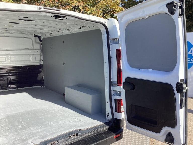 2023 Renault Trafic dCi Blue LL30 Business+ LWB L/R Euro 6 LWB Panel Van Diesel Manual
