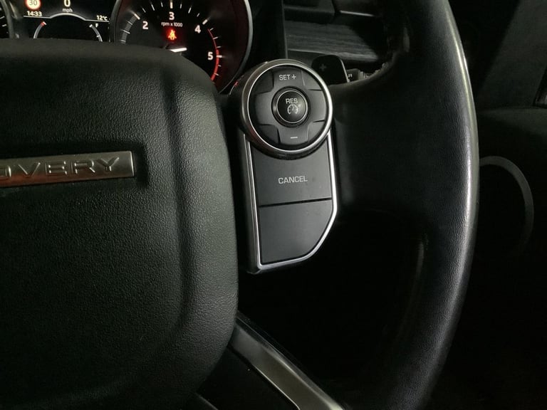 2018 Land Rover Discovery 2.0 SD4 HSE SUV 5dr Diesel Auto 4WD Euro 6 (s/s) (240 ps) ESTATE Diesel...