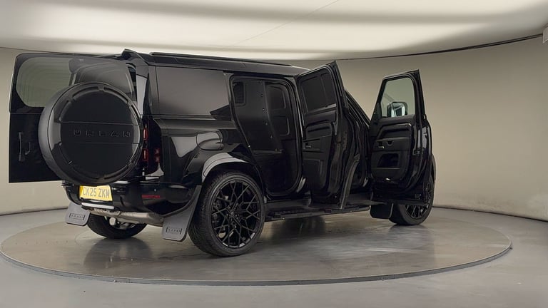 2025 Land Rover Defender 110 3.0 D250 MHEV X-Dynamic SE Hard Top SUV 5dr Diesel Auto 4WD MWB Euro...