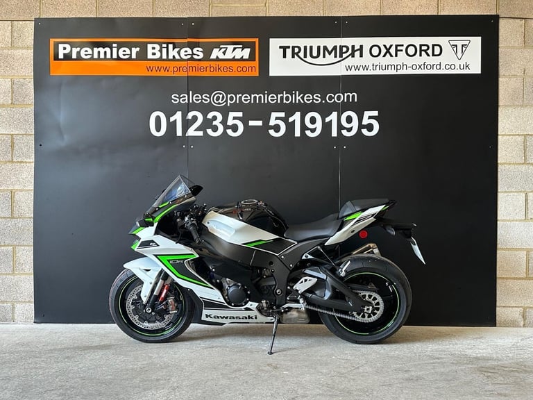 STUNNING ONE OWNER 2024/24 KAWASAKI ZX-10R MOTORCYCLE 