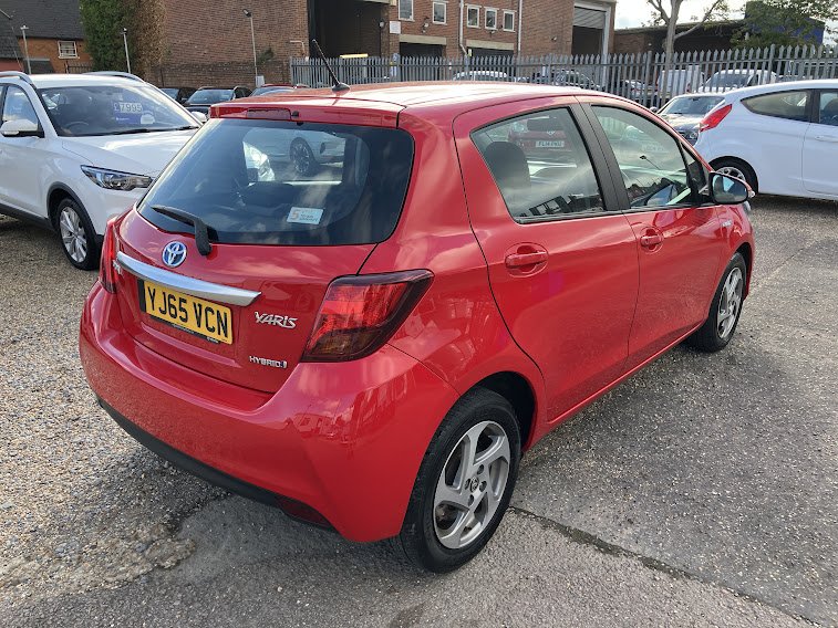 TOYOTA YARIS 1.5 VVT-h Icon Automatic 2015