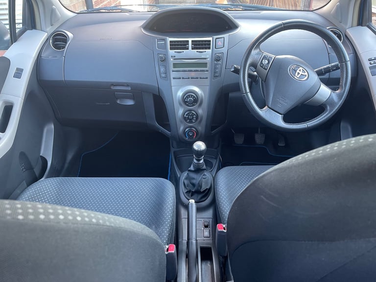 Toyota, YARIS, Hatchback, 2010, Manual, 1329 (cc), 5 doors