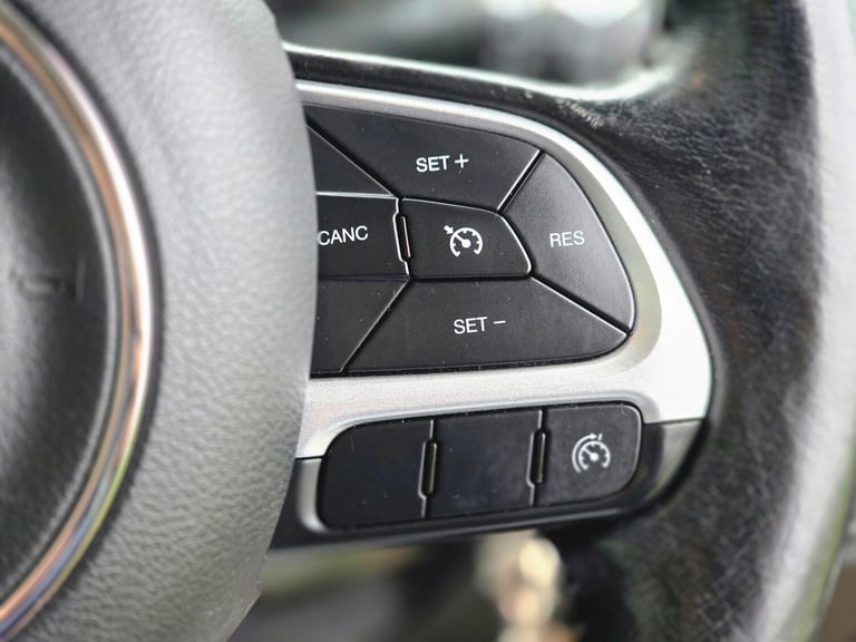 2017 Jeep Renegade 1.4T MultiAirII Limited DDCT Euro 6 (s/s) 5dr ESTATE Petrol Automatic