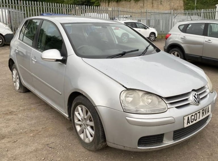 VOLKSWAGEN GOLF MK5 04-08 IN SILVER LA7W FOR BREAKING 