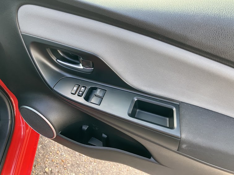 TOYOTA YARIS 1.5 VVT-h Icon Automatic 2015