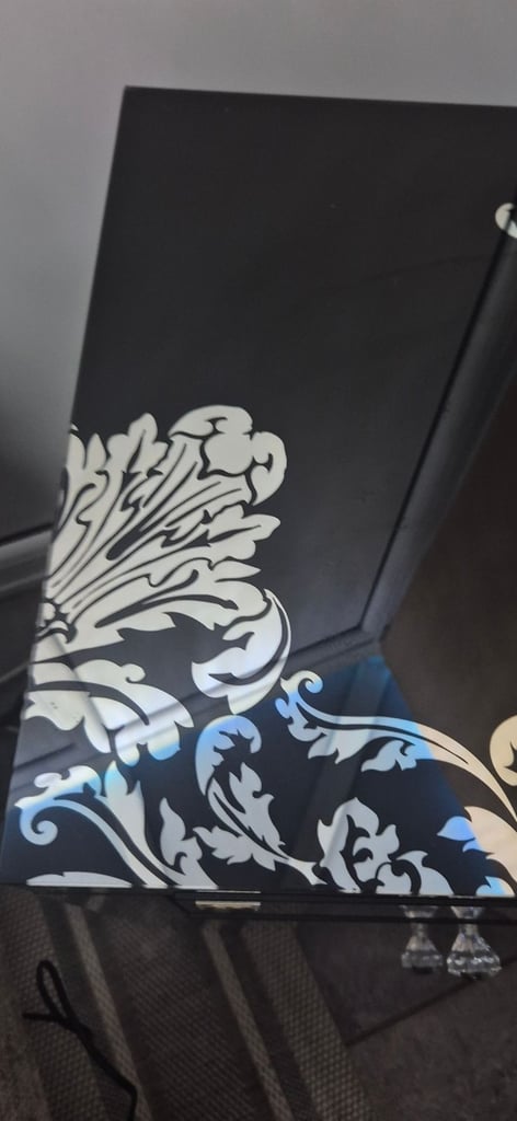 lawrence lleweyln bowen 3 drawers 