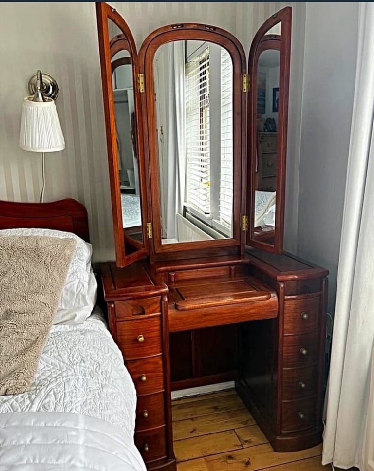 image for Superb dressing table