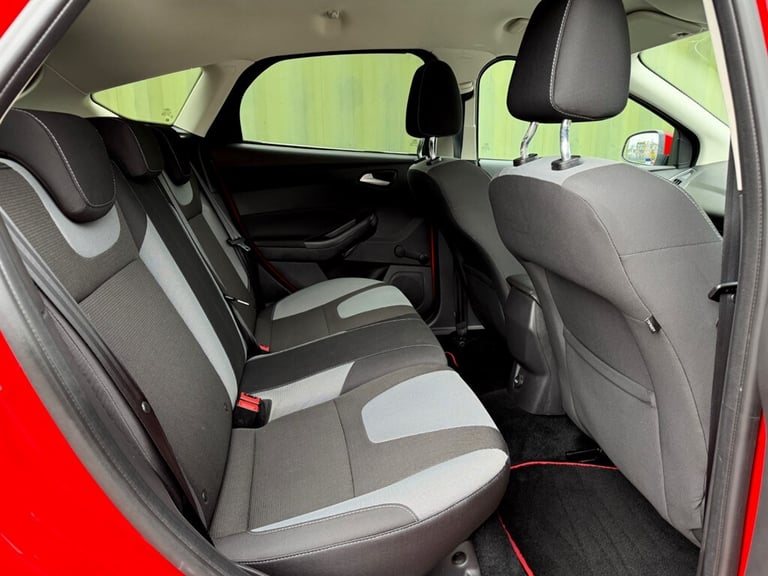 2013 Ford Focus 1.0T EcoBoost Zetec S Hatchback 5dr Petrol Manual Euro 5 (s/s) (125 ps) Hatchback...
