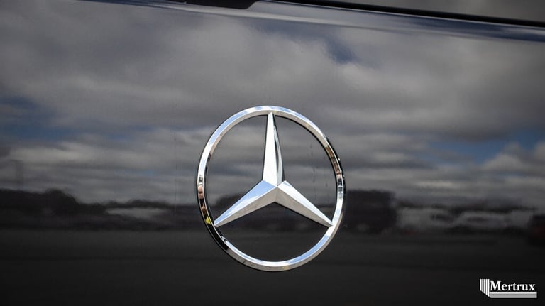 1969 Mercedes-Benz Vito 100kWh PREMIUM Tourer Auto (8 Seat) Inc Parking Package Window Van Electr...