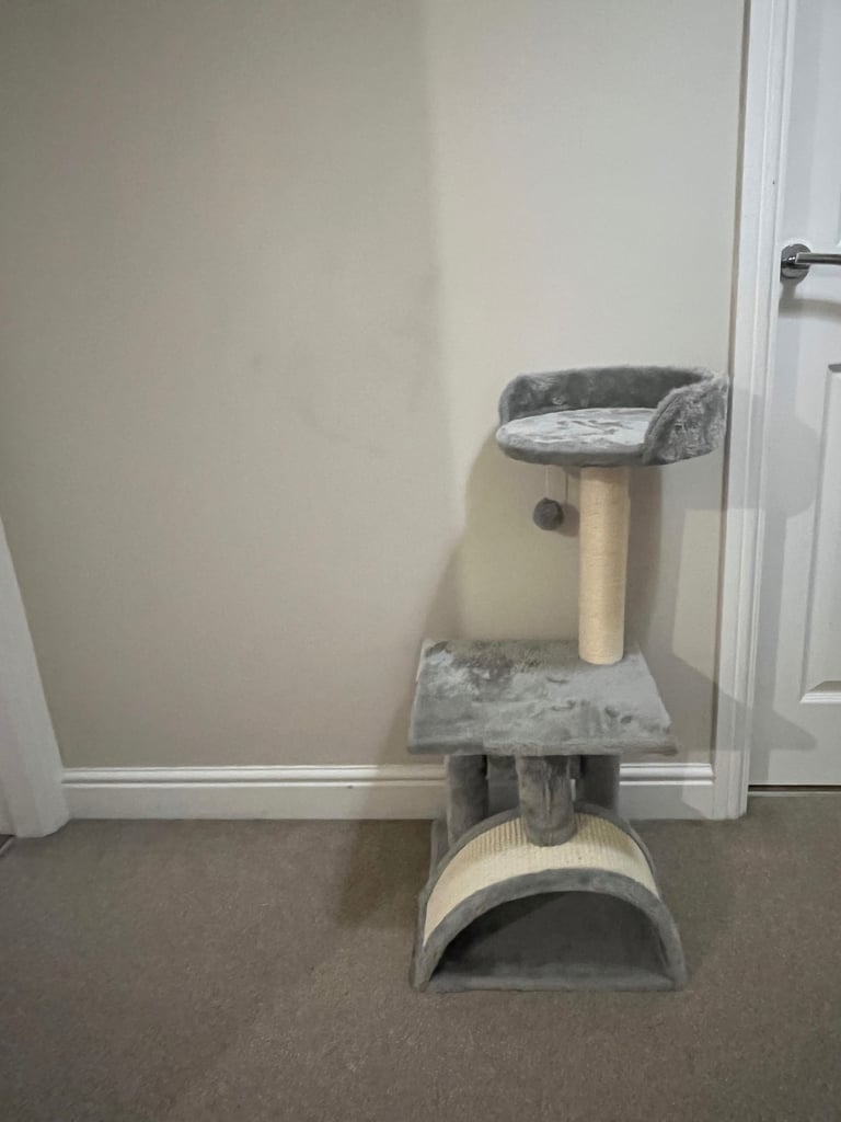 Rufus & Rosie cat scratcher