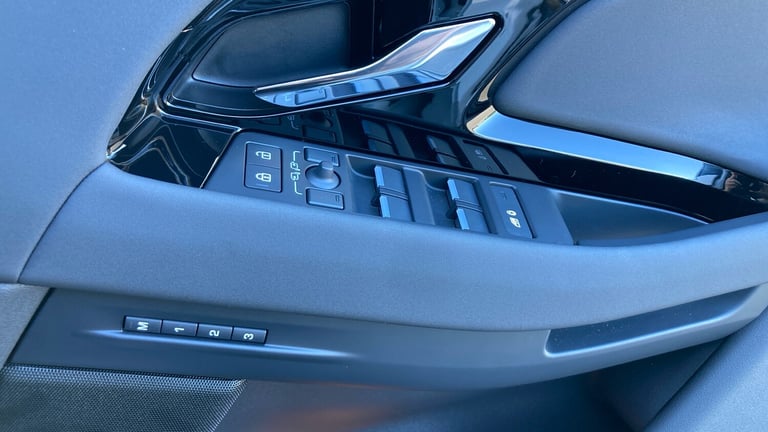 2025 Land Rover Range Rover Evoque 2.0 D165 Dynamic SE 5dr Auto Diesel Hatchback Hatchback Diesel...