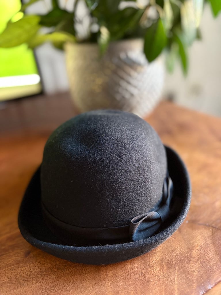 image for 100% Wool Girls Hat Size 4/6 Years