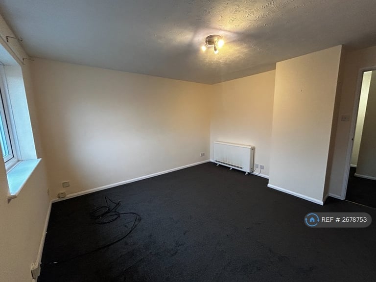 1 bedroom flat in Maypole Green Road, Colchester, CO2 (1 bed) (#2678753)