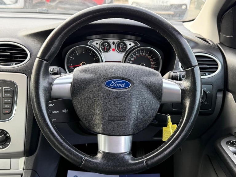 2010 Ford Focus 1.6 Zetec 5dr HATCHBACK Petrol Manual