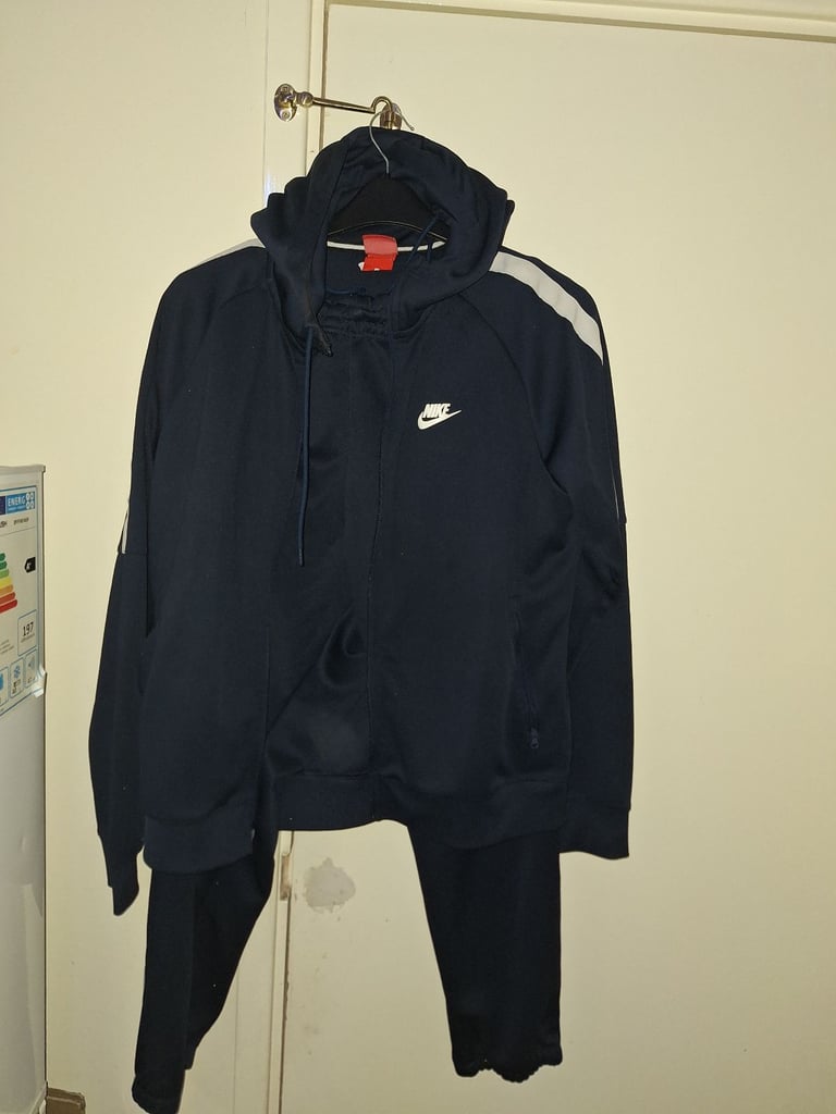 Nike Hoodie – Size L