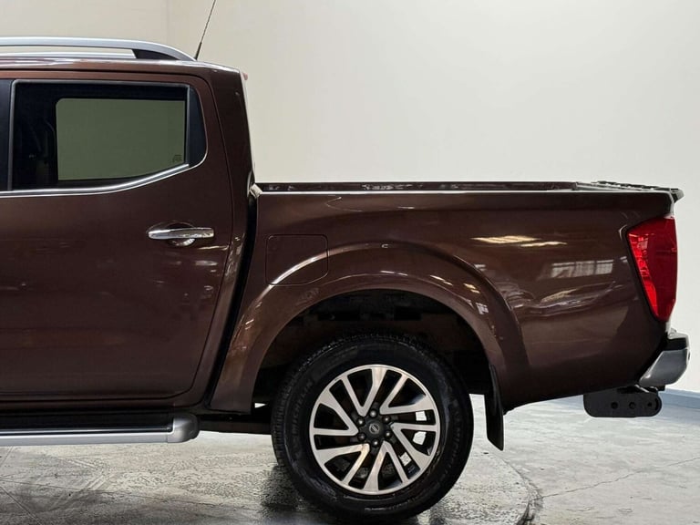 2016 Nissan Navara Double Cab Pick Up Tekna 2.3dCi 190 4WD Auto PICK UP DIESEL Automatic
