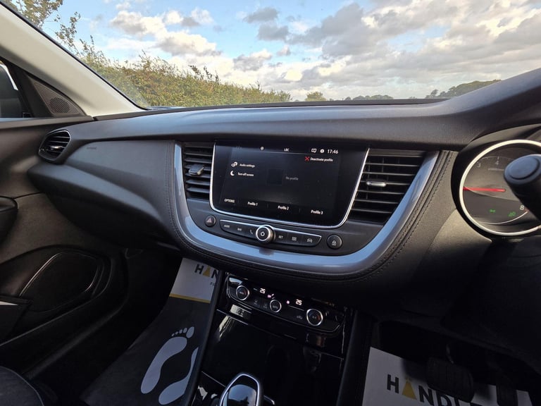 2019 Vauxhall Grandland X 1.2 Turbo Tech Line Nav Auto Euro 6 (s/s) 5dr Petrol