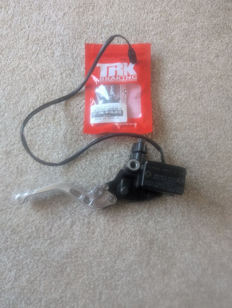 image for Yamaha XT 660 x front brake master cylinder 