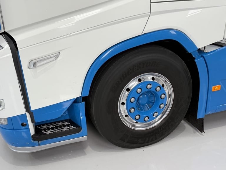 VolvoFH540,XL,SIDE SKIRTS ,AIR HORNS , FRONT AIR SUSP,TWIN FUEL TANKS 