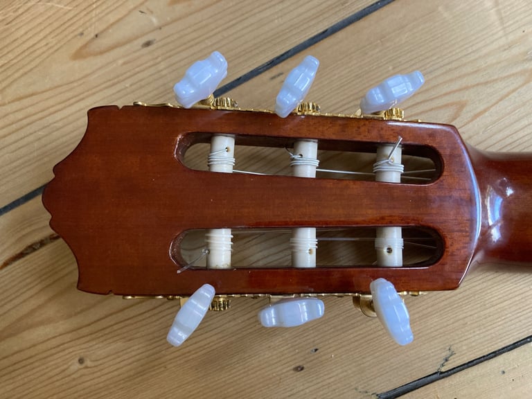 Yamaha CG-150 SA Classical Guitar Solid Top 1990s