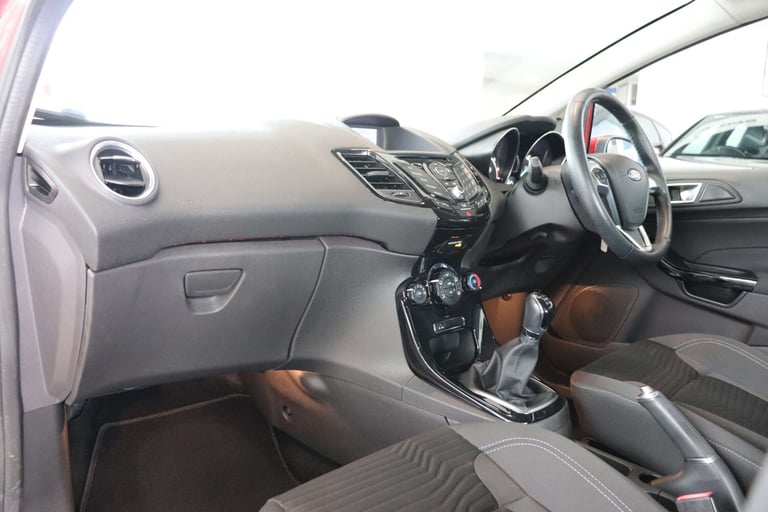 2016 Ford Fiesta 1.0 EcoBoost Zetec 5dr HATCHBACK PETROL Manual