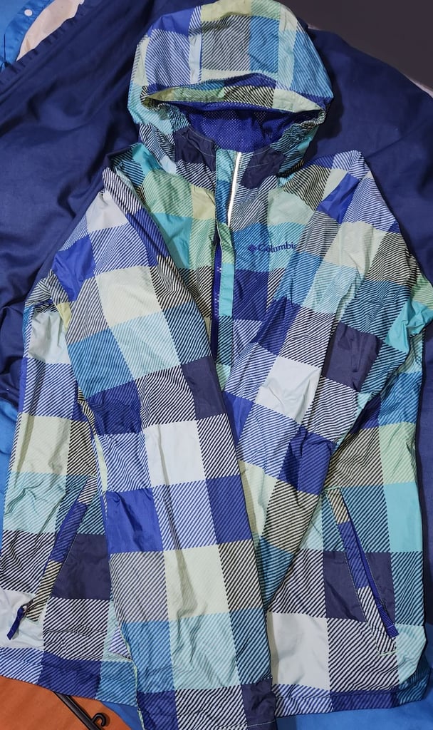 image for Columbia Youth size L waterproof Long sleeve zip Up hooded Lightweight Jacket