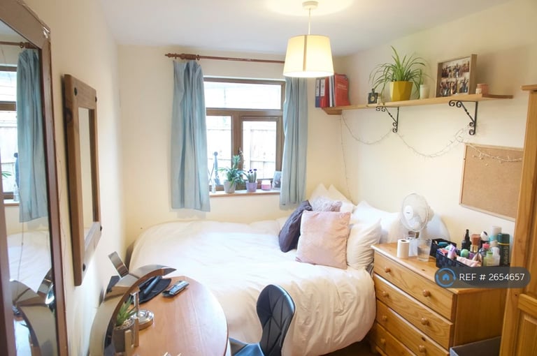 7 bedroom house in De Hague Road, Norwich, NR4 (7 bed) (#2654657)