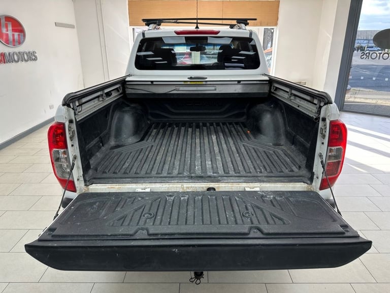 2016 Nissan Navara 2.3 dCi Tekna Pickup Double Cab 4dr Diesel Auto 4WD Euro 6 (190 ps) PICKUP Die...