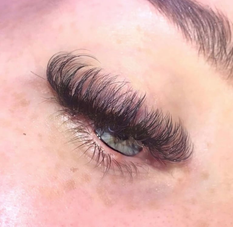 Eyelash extensions all set £35 