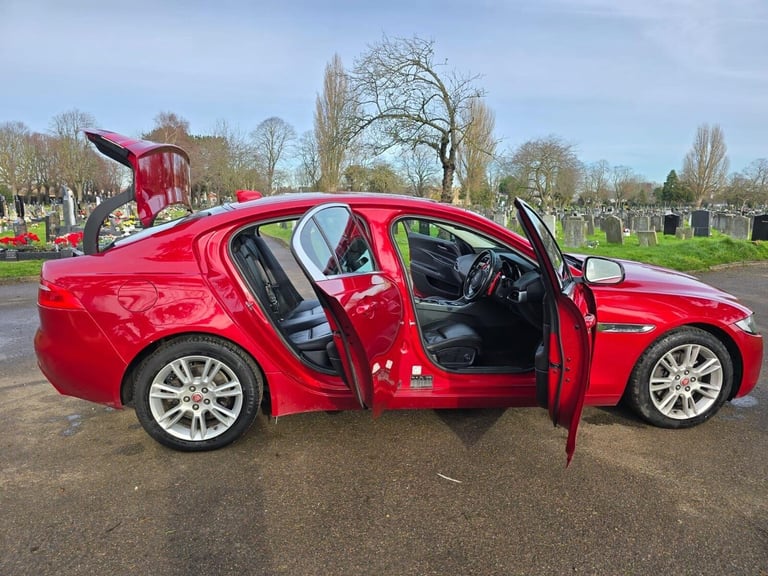 2017 Jaguar XE 2.0d Prestige Auto Euro 6 (s/s) 4dr Saloon Diesel Automatic