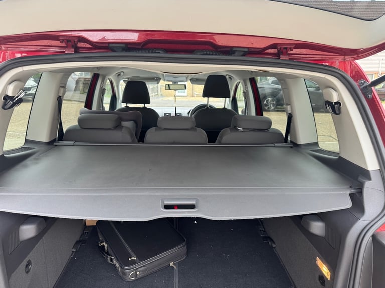 2024 Volkswagen Touran 1.4 TSi Auto MPV PETROL Automatic
